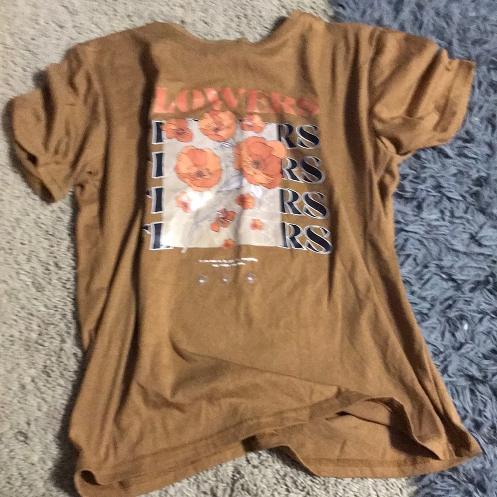 graphic tee